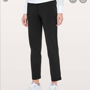*NWT* Lululemon On The Move Pant in Black